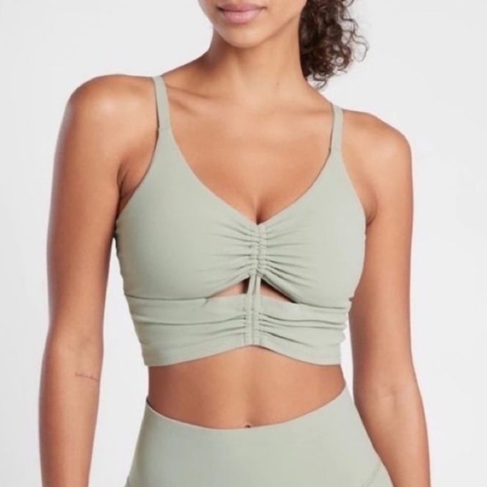 Athleta Cinch Sports Bra - sage green - M